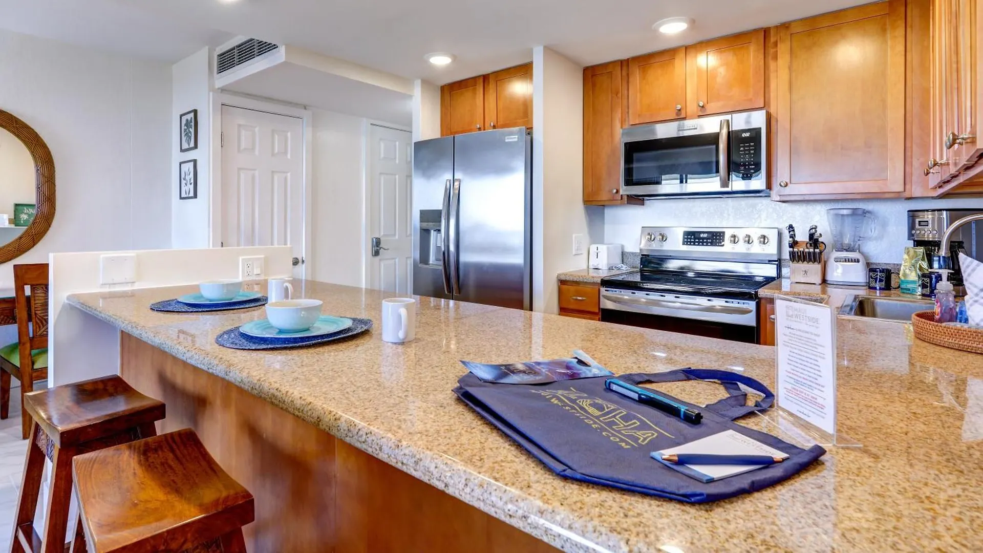 Maui Westside Presents: Kaanapali Shores 733 Stunning Ocean Views New Listing Lahaina 0*,